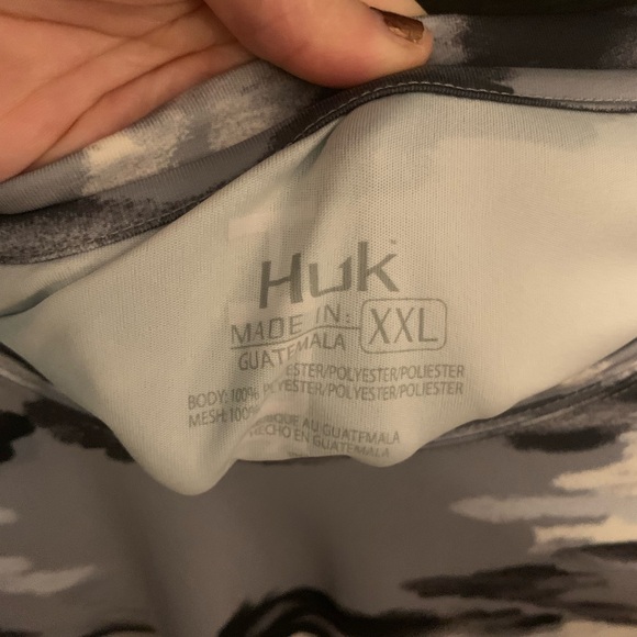 🔹NWOT🔹EXCELLENT CONDITION🔹HUK FISHING SHIRT🔹 - Picture 2 of 3